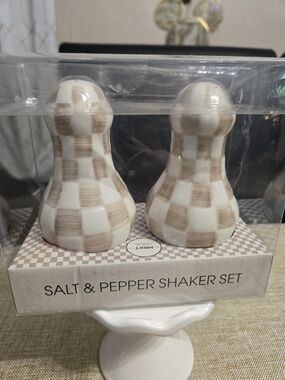 MIRKT Beige Check Ceramic Salt & Pepper Shaker Set